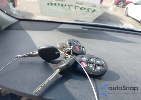 2013 Toyota Sienna Xle V6 8 Passenger z USA, uszkodzony, nr VIN 5TDYK3DC5DS402358